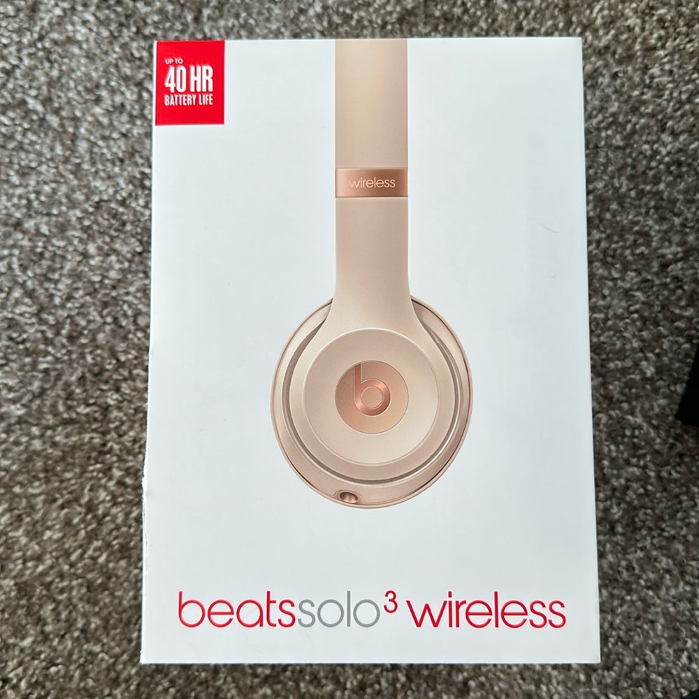 Beats Solo 3 Wireless Headphones- Matte Gold